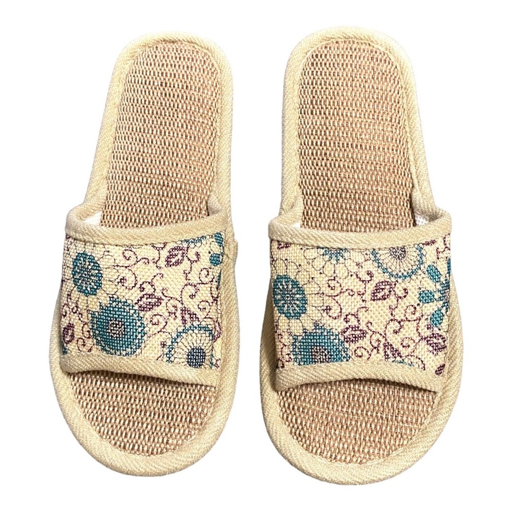 New Women’s House Slippers Size 9 - 9 1/2